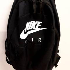 Motxilla, segons ha informat Qbuzz ZHN mitjançant iLost