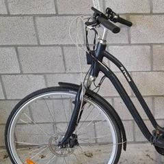 İLost kullanarak Gemeente Stekene tarafından bildirildiği gibi Bisiklet Btwin Zwart