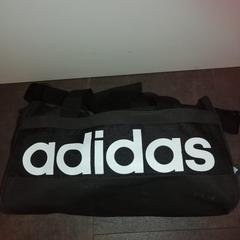 Sporttasche Schwarz von ADIDAS, a été signalé par Wilmering Vechta utilisant iLost