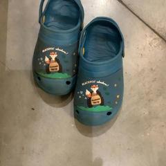 Kids' shoes, as reported by MEININGER Hotel Bordeaux Gare Saint-Jean using iLost