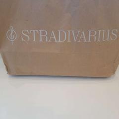 Bolsa, ha sido reportado por RÍO Shopping - Valladolid con iLost