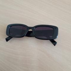 Slnečné okuliare, ako bolo nahlásené Universiteit Gent - Blandijn pomocou iLost