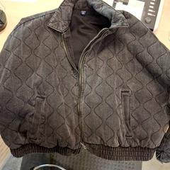 ジャケット がiLostで IKEA Grenoble によって報告されました