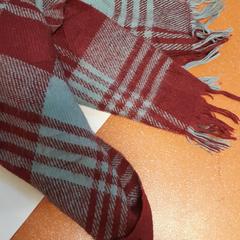 Scarf grise et bordeau, as reported by TCL using iLost