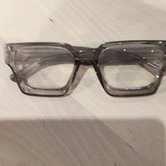 النظارات Plastic، كما تم الإبلاغ عنه بواسطة IKEA Wilrijk عبر iLost