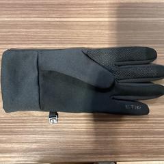 Eskularrua Zwart - 030226/WAVE2, gisa salatu by Ziggo Dome iLost erabiliz