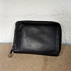 Cartera Farahani, segons ha informat Qbuzz GD Groningen Peizerweg mitjançant iLost