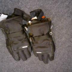 Gants wedze, a été signalé par SnowWorld Landgraaf utilisant iLost