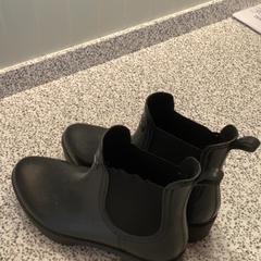 Sko & Kläder, rapporterat av MEININGER Hotel Berlin "Mitte" Humboldthaus med iLost