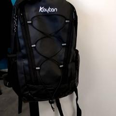 Mochila Zwart, segundo informou Arriva Infoshop Enschede usando iLost