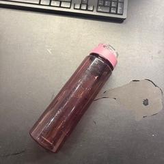 Bong roze, a été signalé par Van der Valk Hotel Assen utilisant iLost