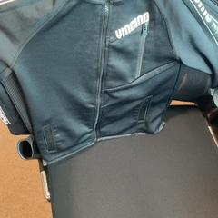 Casaco Zwart, como reportado por Burgers' Zoo utilizando o iLost