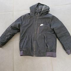 Jacka Nike, rapporterat av Centraal magazijn med iLost