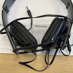 Elettronica - Hoofdtelefoon, come riportato da Centraal magazijn utilizzando iLost