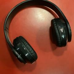 Headphones Schwarz, as reported by MEININGER Hotel Berlin Alexanderplatz using iLost