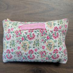 화장품 가방, iLost를 사용하여 TCR Tours에 보고됨