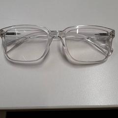 Lentes, segundo informou IKEA Ringsaker usando iLost