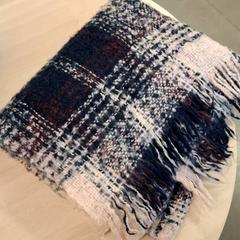 Scarf ech, as reported by IKEA Metz using iLost