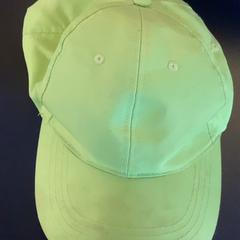 Cap Neon Green, gisa salatu by MEININGER Hotel Dresden Zentrum iLost erabiliz
