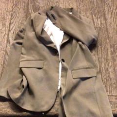 Blazer Khaki, amint azt De Heeren van Aemstel az iLost segítségével jelentette.