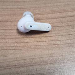 Earpiece, as reported by Transdev Hoeksche Waard Goeree Overflakkee using iLost