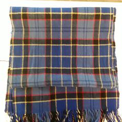 Sjaal  Blauw geruit, iLost를 사용하여 EBS Tramplein에 보고됨