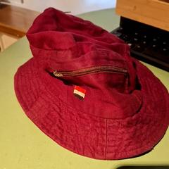 Vedro klobúk Bordeaux, ako bolo nahlásené IKEA Villiers-sur-Marne pomocou iLost