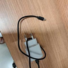 Adaptador Black and white, como reportado por Vrije Universiteit Brussel (VUB) utilizando o iLost
