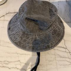 Trooper hat, como reportado por Conscious Hotel Museum Square utilizando o iLost