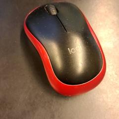 Muis Zwart, rood, zoals gemeld door Universiteit Gent - Faculteitsbibliotheek LW met iLost