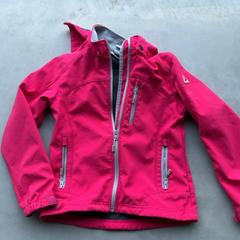 Jacke Pink, amint azt hoop Kirche - Campus Achim az iLost segítségével jelentette.