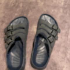 Sandaler, som rapportert av Van der Valk Hotel Haarlem ved bruk av iLost