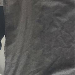 Scarf GREY, como reportado por Room Mate Bruno utilizando o iLost