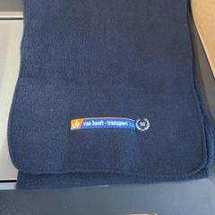 Scialle Donker blauw met van hooft transport label, come riportato da Pathé Amsterdam Noord utilizzando iLost