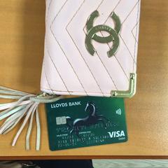 Portfel, zgłoszono przez ibis Schiphol Amsterdam Airport przy użyciu iLost