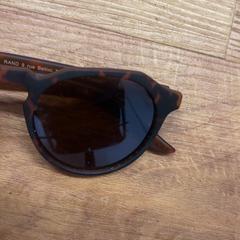 Gafas de sol, segundo informou Georgie's Wundergarten 2025 usando iLost
