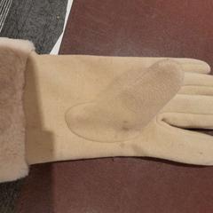 İLost kullanarak TCL tarafından bildirildiği gibi Eldiven beige