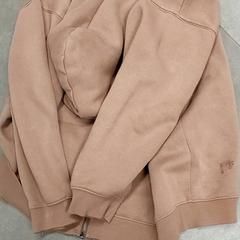 Kleding - Hoodie Oudroze, ha sido reportado por Centraal magazijn con iLost