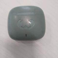 Airpods fodral groen, rapporterat av Arriva Limburg Zuid med iLost