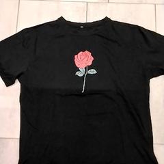 Tshirt Met roos, a été signalé par Gemeente Puurs-Sint-Amands utilisant iLost