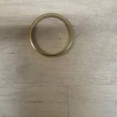 Anel dourado Dourado, som rapportert av IKEA Matosinhos ved bruk av iLost