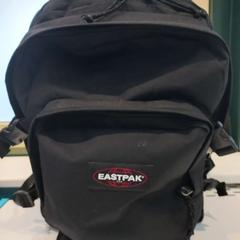 Hátizsák Zwart, amint azt Arriva Limburg Zuid az iLost segítségével jelentette.