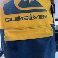 Bolsa Jaune et bleu, ha sido reportado por ilévia con iLost