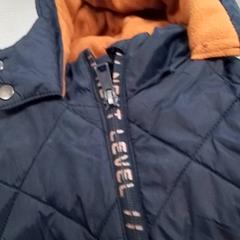 Kinderjasje blauw, a été signalé par Qbuzz Fryslân utilisant iLost