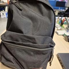 Ryggsäck Eastpak zwart, rapporterat av Connexxion Zeeland med iLost