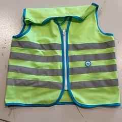 Oblečení - Fluohesje, jak nahlášeno Regio Oost-Vlaanderen pomocí iLost