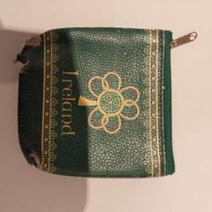 Porte-monnaie Nom porteur : BAR***, ako bolo nahlásené TCL pomocou iLost