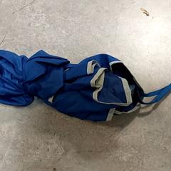 Esernyő Blauw/wit, amint azt Regio Oost-Vlaanderen az iLost segítségével jelentette.