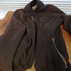 Chaqueta Zwart, ha sido reportado por Connexxion Haarlem IJmond con iLost