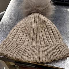 Chapeau, a été signalé par IKEA Slependen utilisant iLost